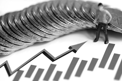 最新进展，特朗普再称提升关税!中国买家并不急于购买美豆?