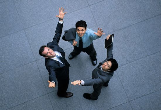 如何运用沪深300股指期货进行投机